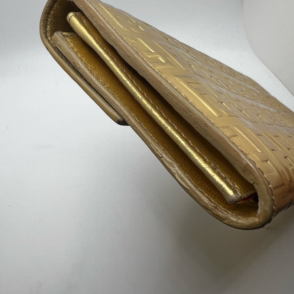 GUC Fendi Gold Zucca Embossed Wallet - Picture 3 of 13
